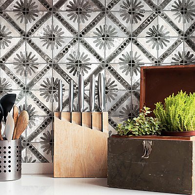 Harmonia Kings Marrakech Black 13" x 13" Ceramic Floor/Wall Tile - 10 Tiles Per Case - 12.0 Sq. Ft.