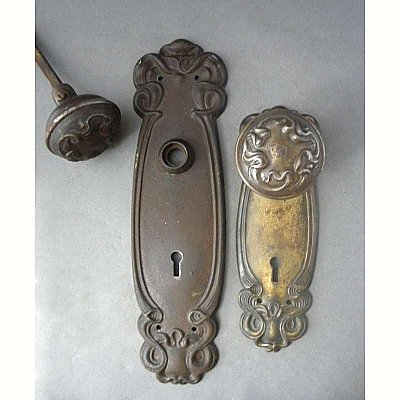Antique "Alby" Design Knob and Plate Set