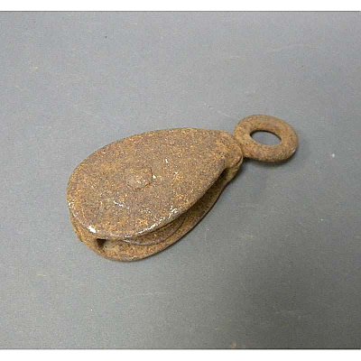 Antique Single Pulley